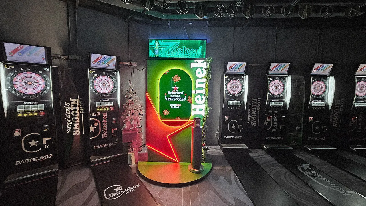 The Heineken Santa’s Takeover jackpot station in a partner bar